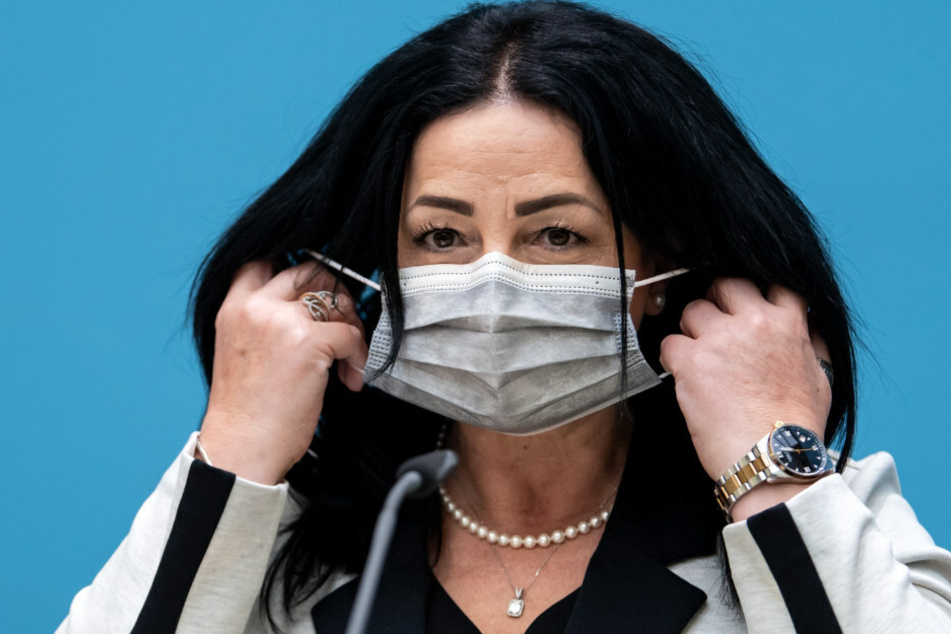 Berlins Gesundheitssenatorin Dilek Kalayci blickt mit Sorge auf die neusten Zahlen.