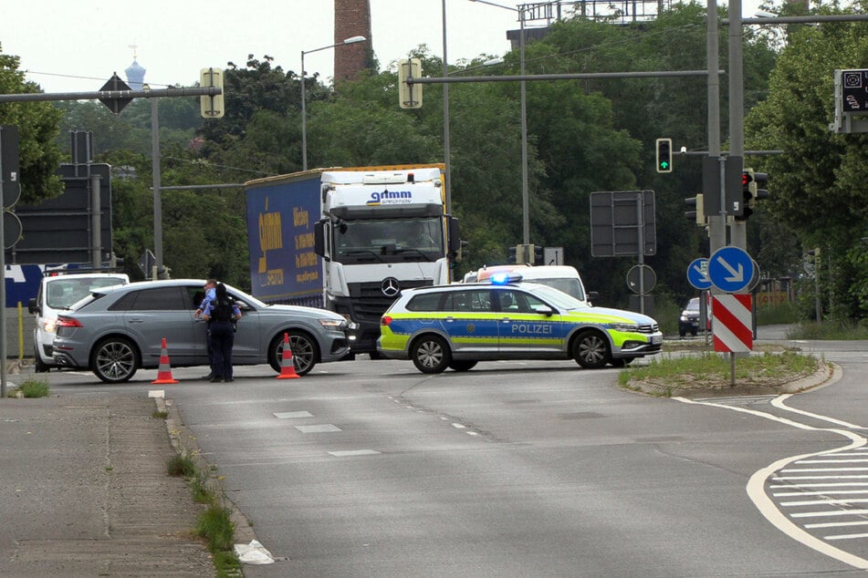 Die Merseburger Straße musste eine Stunde voll gesperrt werden.