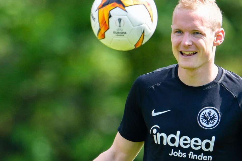 Das Foto zeigt Sebastian Rode im Trikot von Eintracht Frankfurt im Mai 2019.