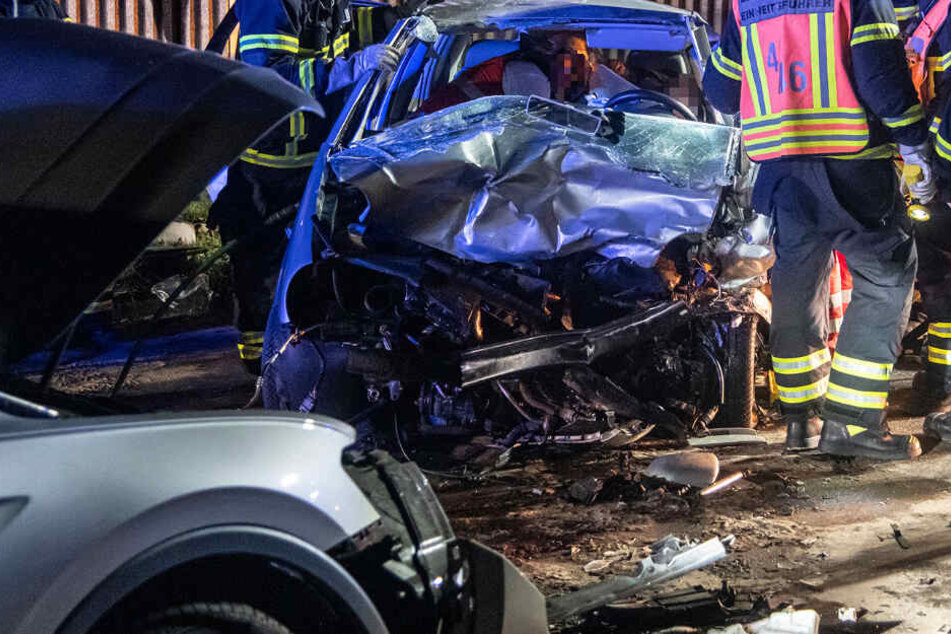 Die Ermittlungen der Polizei zu dem Unfall dauern an.
