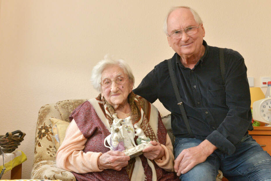 Lisbeth Exner (107) muss für ihren Heimplatz jetzt 412 Euro mehr bezahlen. Das übersteigt ihre Rente, was auch Sohn Dietrich (80) ärgert.