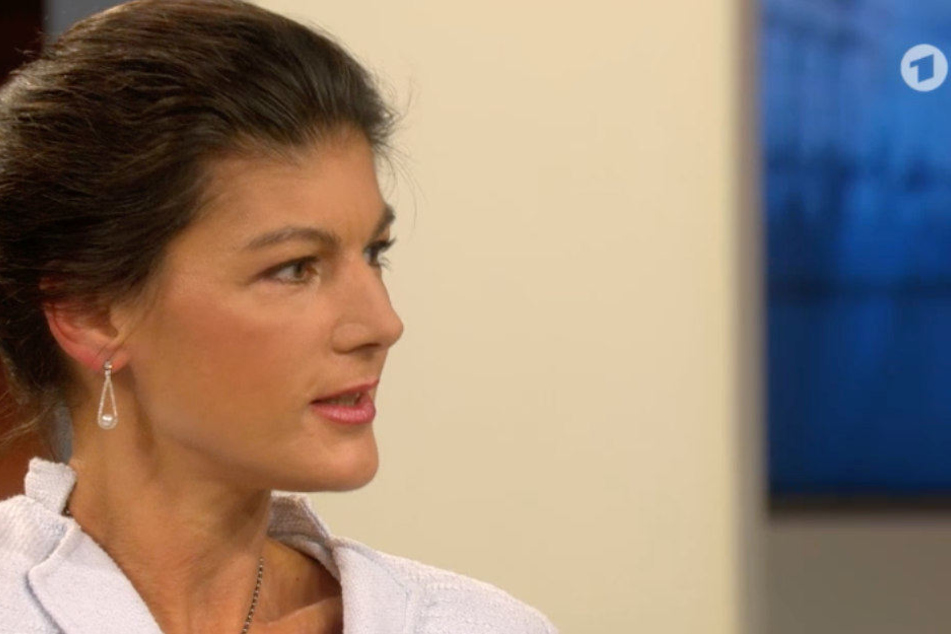Sarah Wagenknecht bemängelte, dass viele Menschen von ihrer Arbeit nicht mehr leben können.