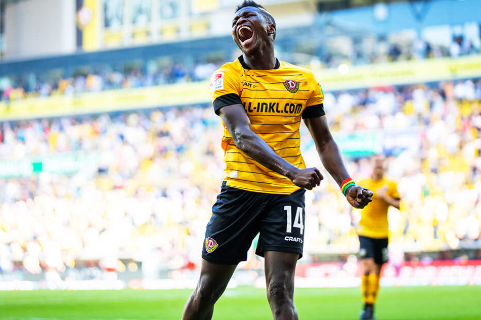 Was für eine Freude, was für eine Glückseligkeit: Moussa Koné jubelt nach seinem Treffer zum zwischenzeitlichen 1:1. Für den Senegalesen war es bereits das vierte Saisontor.
