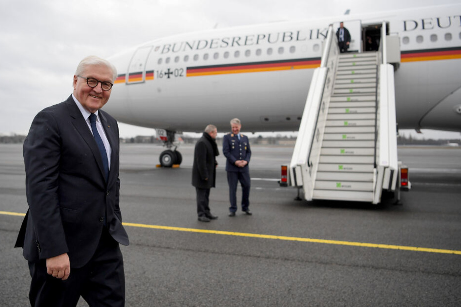 Bundespräsident Frank-Walter Steinmeier geht an Bord.