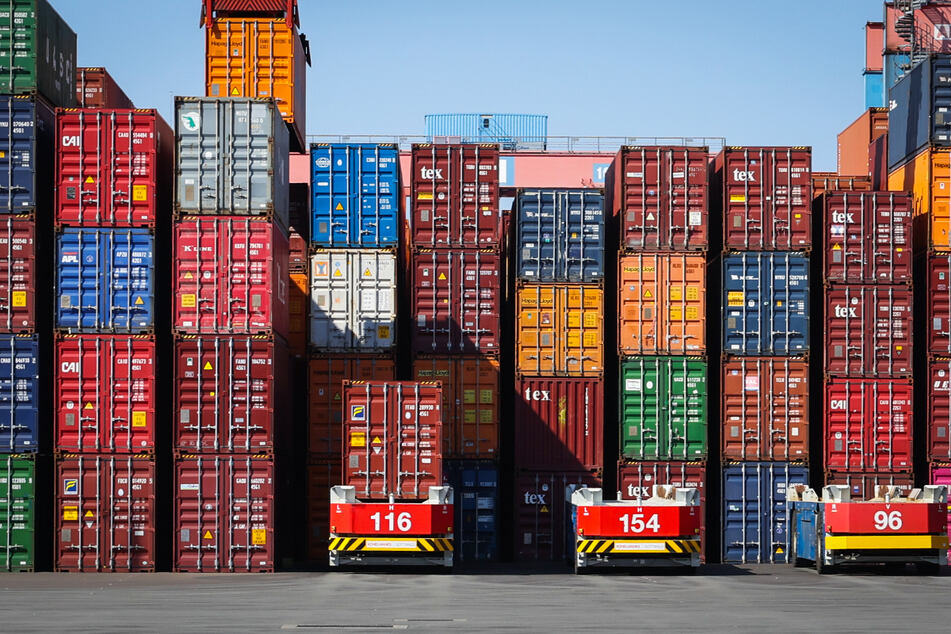 HHLA schlägt weniger Container im Hamburger Hafen um