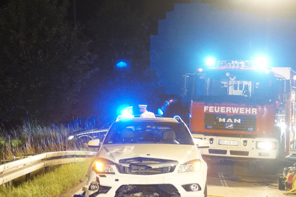 Das Motorrad prallte offenbar in ein Auto.