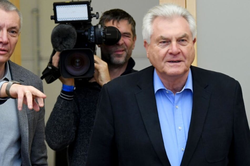 Lothar Hay (SPD), ehemaliger Innenminister von Schleswig-Holstein, kommt zum Untersuchungsausschuss zur sogenannten Rocker-Affäre.