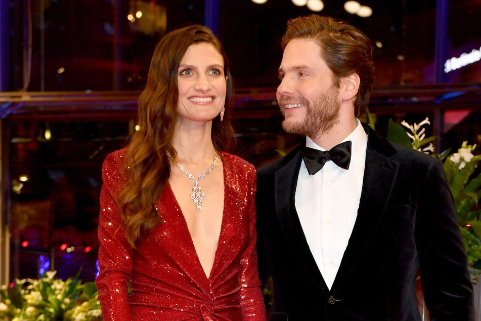 Schauspieler Daniel Brühl (42) und seine Frau Felicitas (31) sind wieder Eltern geworden.
