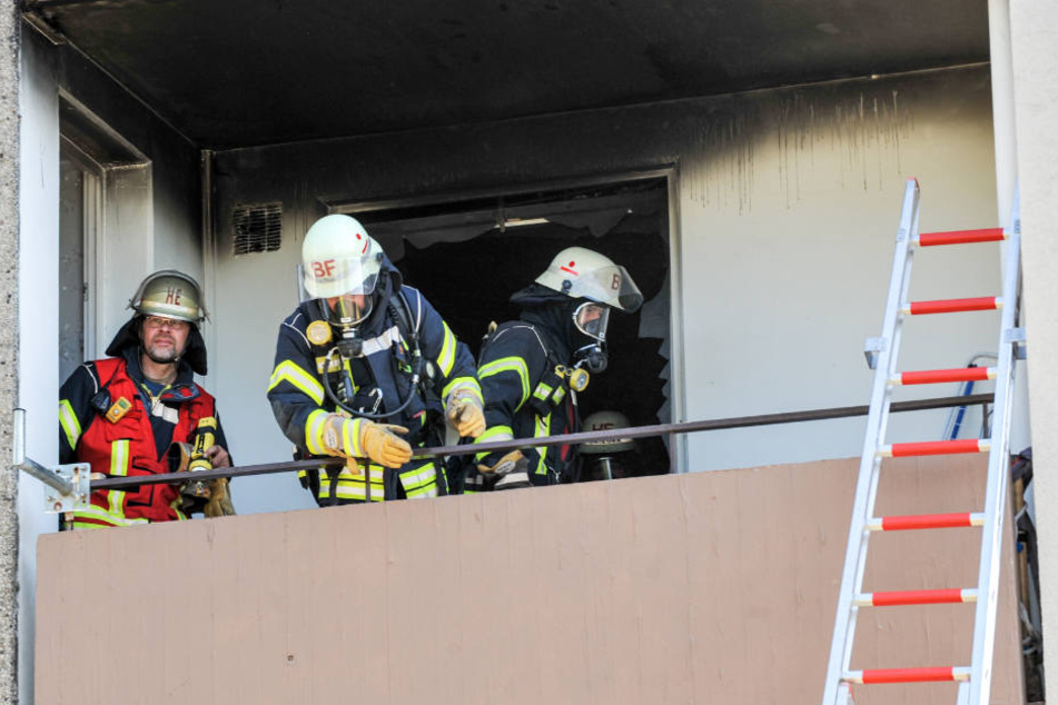 Der Balkon wurde durch das Feuer in Mitleidenschaft gezogen.