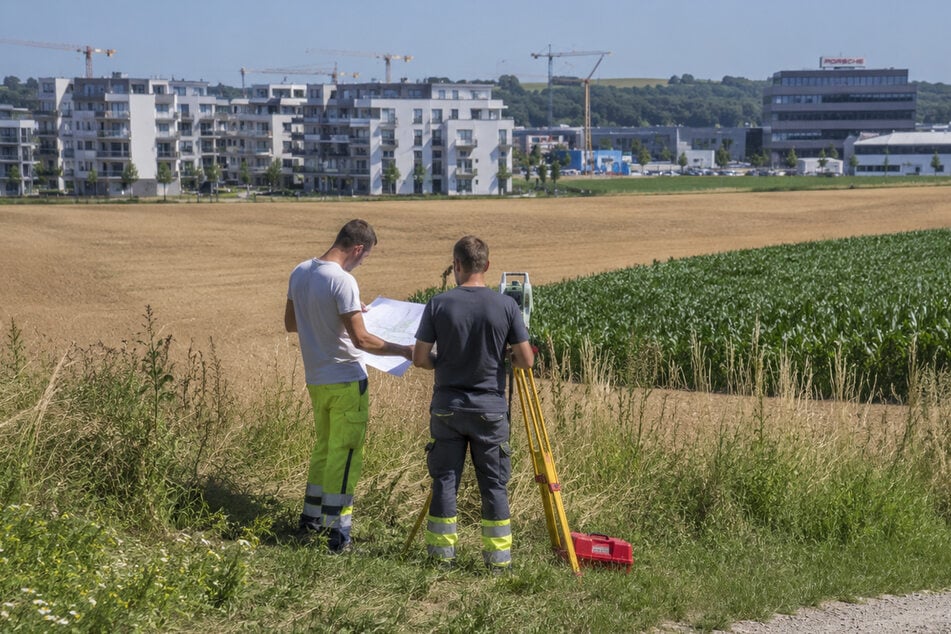 Auch große Teile deutscher Agrarflächen befinden sich zunehmend in der Hand internationaler Investoren.