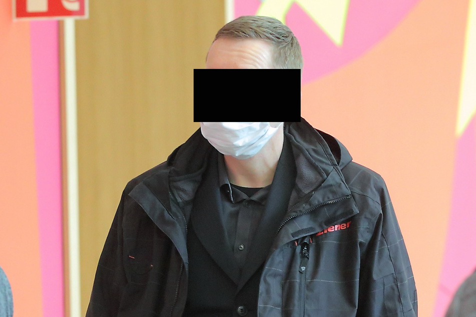 Polizeiobermeister Ralph R. (44) musste Dienstag vor den Amtsrichter.