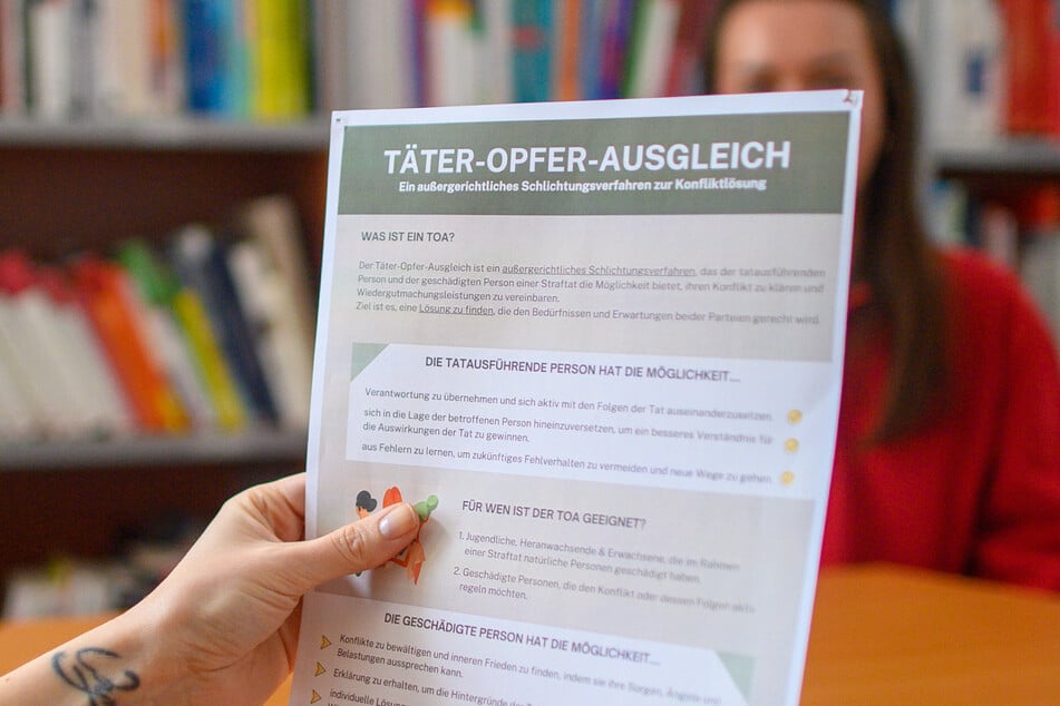 Bevor es zu einem Gerichtsverfahren kommt, können Anwälte oder die Polizei einen Täter-Opfer-Ausgleich anregen. (Symbolbild)