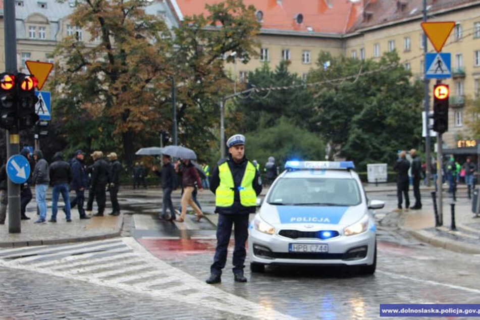 Die Polizei sicherte den Bereich rund um den Plac Wolności.