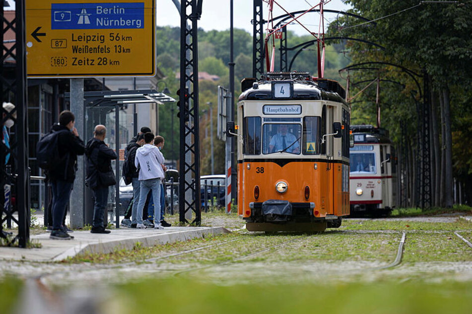 "Wilde Zicke": Historische Straßenbahn feiert 130 Jahre