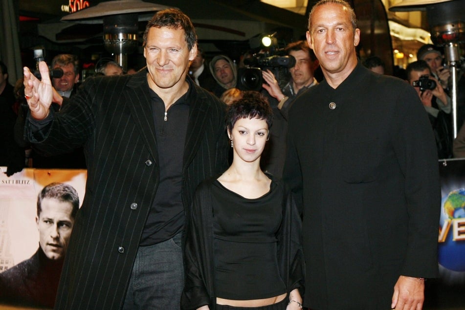 Uwe Reppegather (61, r.), hier mit Schauspieler Ralf Moeller (67) und seiner Tochter Bianca, sitzt derzeit in Düsseldorf in U-Haft. (Archivfoto)