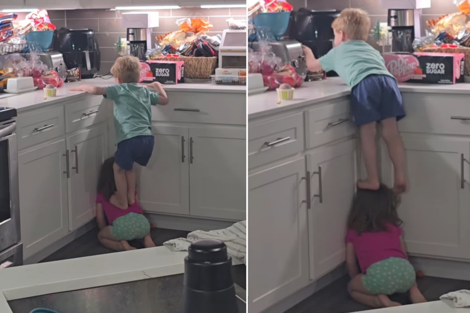 Die Zwillinge Nora und Brennan (3) erklommen die Küchentheke, um an die Süßigkeiten zu gelangen.