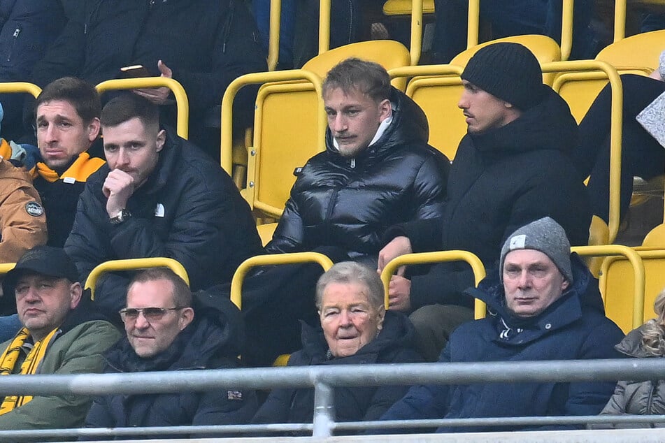 Lennart Grill (hinten, 2.v.l.) kann diese Saison nicht mehr eingreifen.