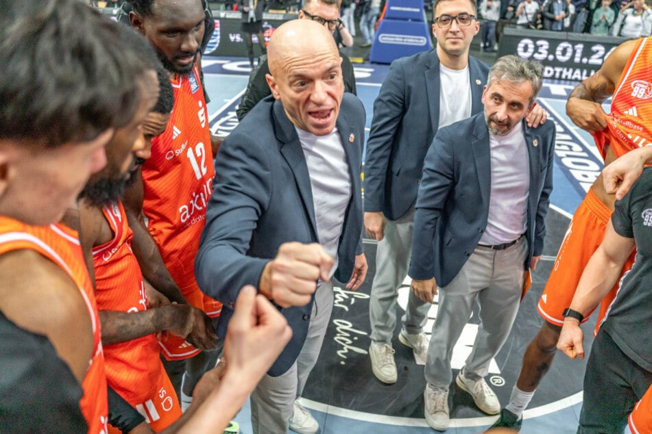 Niners-Trainer Rodrigo Pastore (53) ist nicht nur stolz auf seine Mannschaft, auch den Fans dankt er nach der Krise.