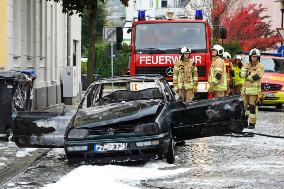 Vom Wagen blieb nur Schrott.
