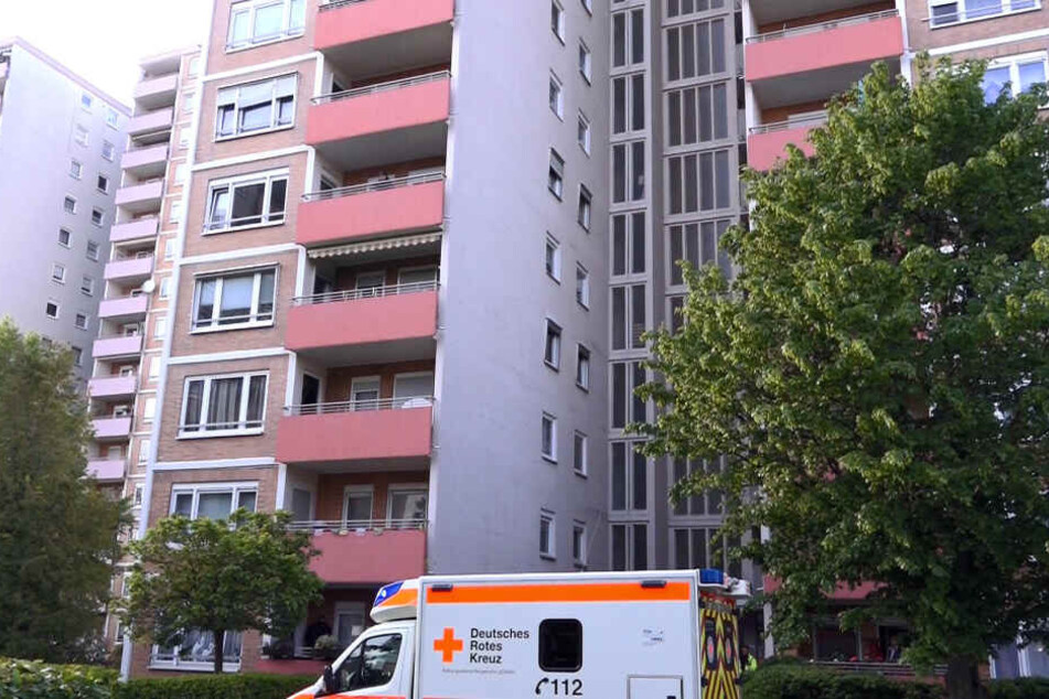 Das Foto zeigt den Wohnblock, in dem sich das Drama abspielte.
