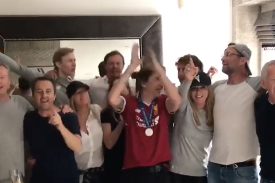 Klopp ist nach der Pleite seines FC Liverpool trotzdem in Feierlaune.