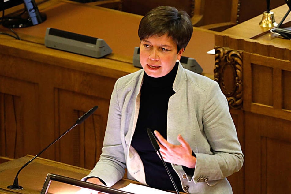 Almut Patt (48,CDU).