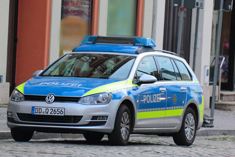 Am Donnerstag beleidigte und bedrohte ein 51-jähriger Mann das Personal eines Supermarktes in Hoyerswerda - die Polizei musste anrücken. (Symbolbild)