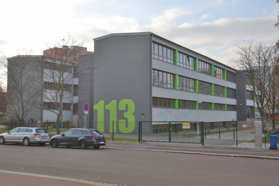 Auch an dieser Grundschule in Dresden bot der Kampfsportlehrer auf seiner Website Aikido für Kinder an.