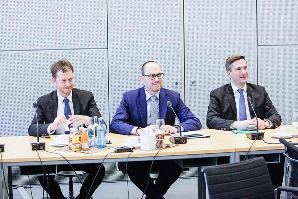 Michael Kretschmer (l.) zu Gast bei der SPD: Hier mit Fraktions-Chef Dirk Panter (M.) und Martin Dulig.