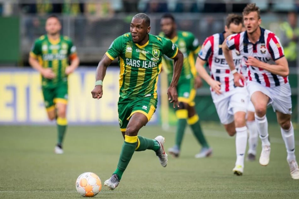 Sheraldo Becker spielte letzte Saison bei ADO Den Haag und wäre ablösefrei zu haben.
