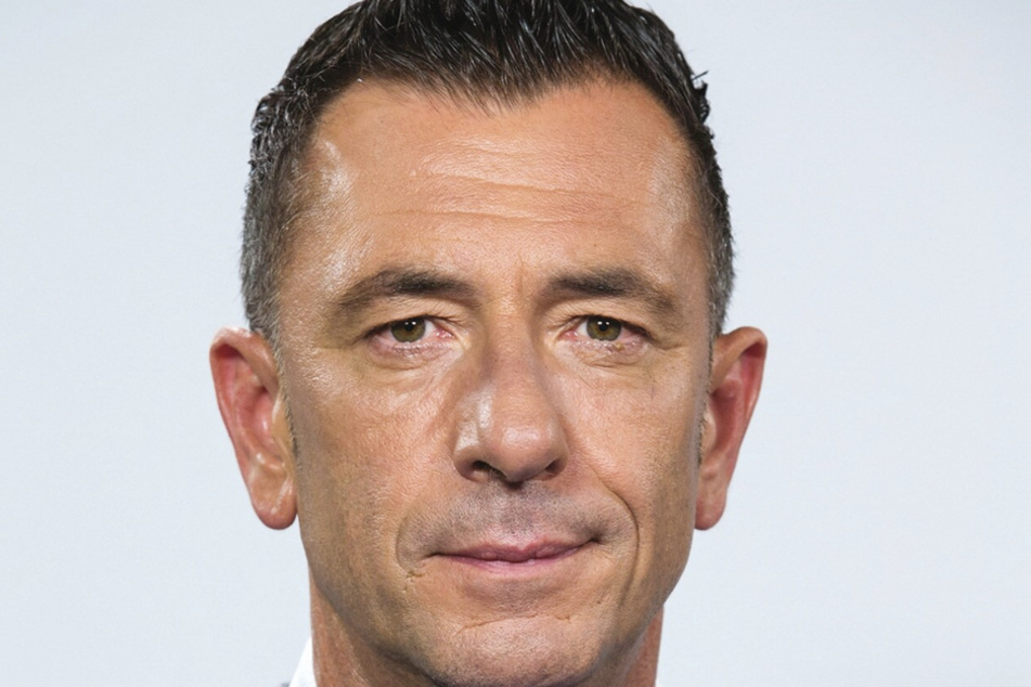 Moderator Dr. Andreas Menzel befragt in "Fakt ist!" beim MDR am Montag unter anderem den Virologen Prof. Alexander Kekulé (62).