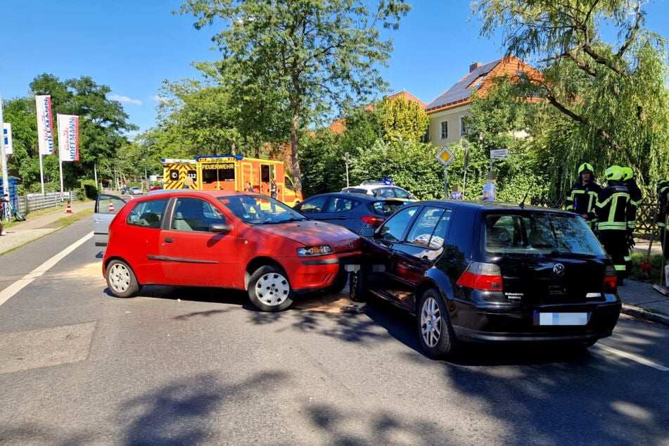 Unfall in Potsdam: Autos krachen ineinander