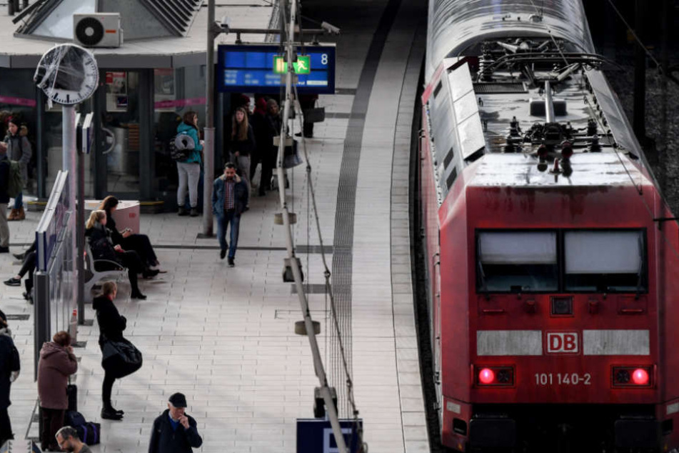 Auch gegenüber der Polizei zeigte sich der Schwarzfahrer aggressiv (Symbolfoto).