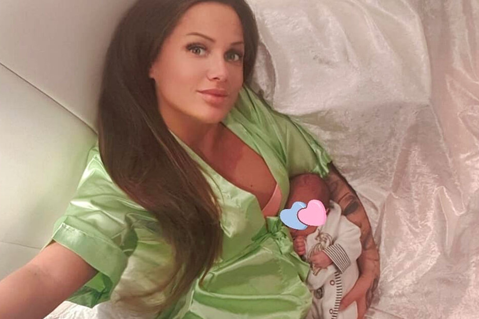Der Instagram-Screenshot zeigt Mama Ewa zusammen mit ihrer Tochter.