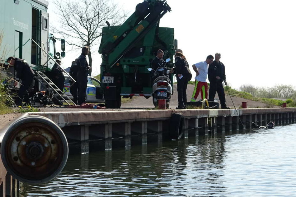 Bergungseinsatz am Mittellandkanal in Elbeu.