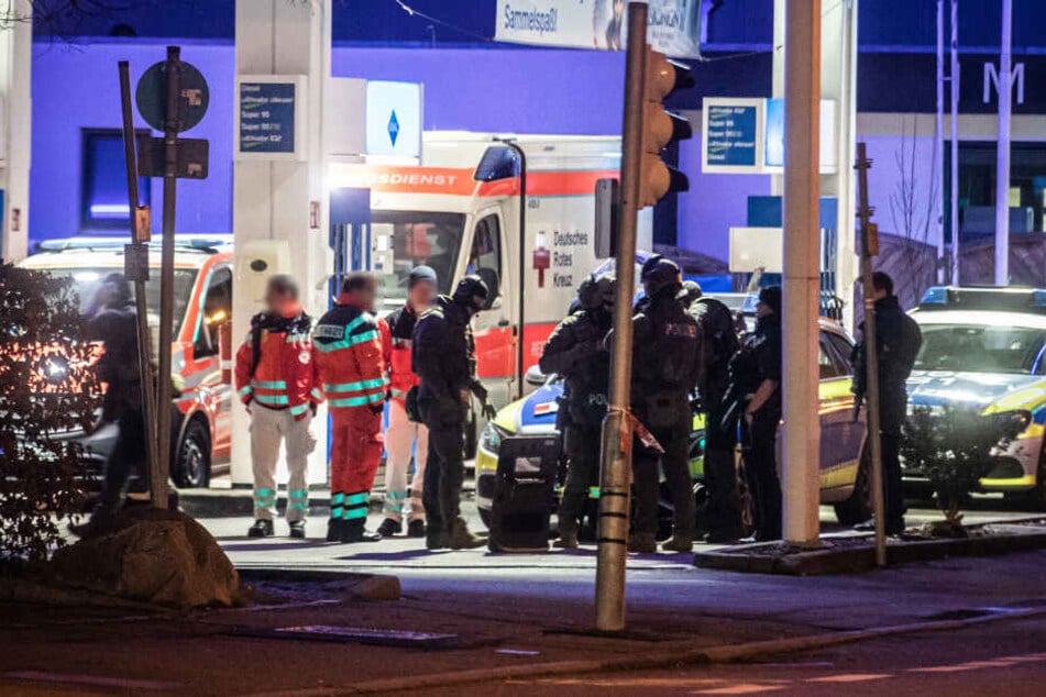 Rettungsdienstmitarbeiter hatten zuvor die Polizei verständigt.