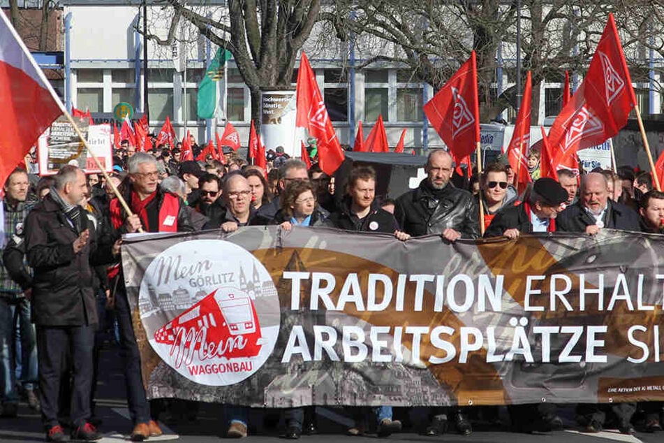 Bei Protesten gegen die Umstrukturierungspläne von Bombardier reihte sich OB Deinege im Frühjahr wie selbstverständlich mit ein.