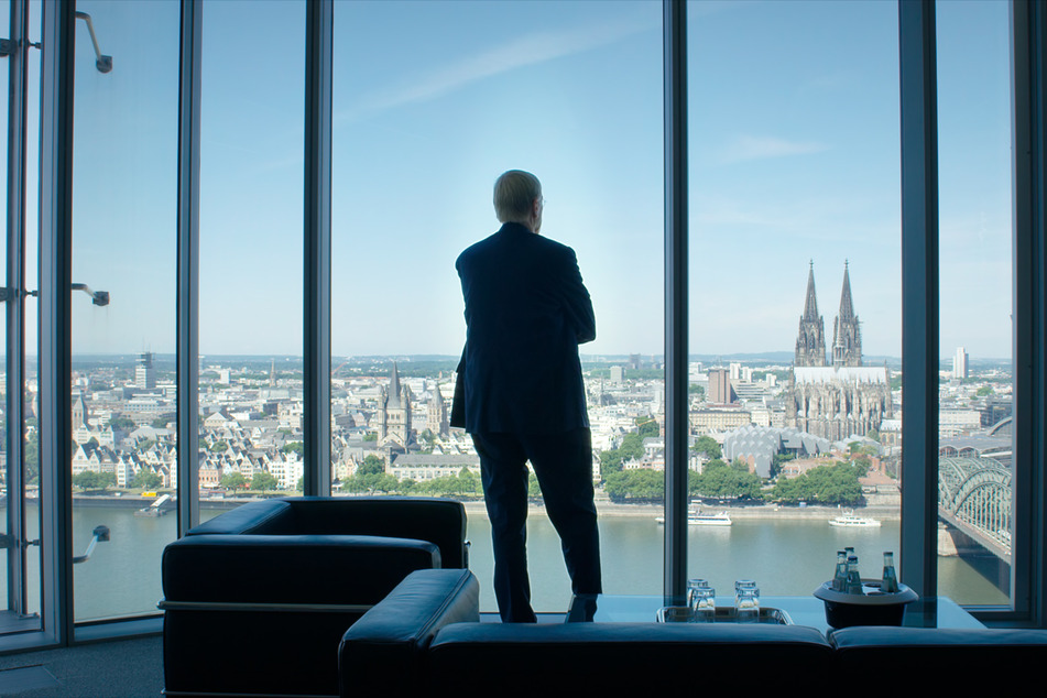 Schöner Schein: Banker haben stets einen tollen Ausblick, lassen sich aber selten in die Karten schauen.