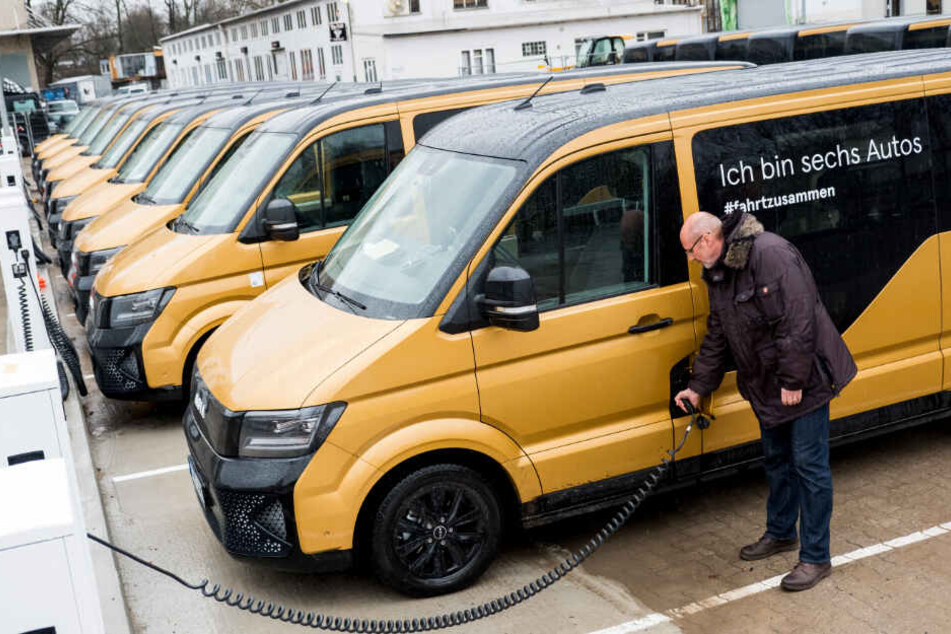 Die Moia-Fahrzeuge haben einen Elektroantrieb. Der Akku wird auf dem Betriebshof aufgeladen.
