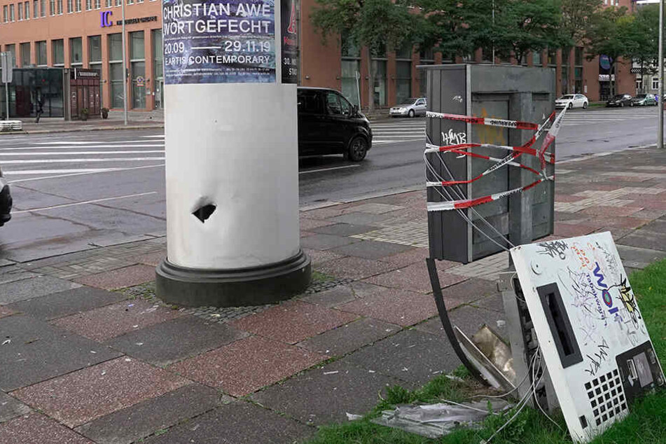 Der Automat wurde komplett zerstört.