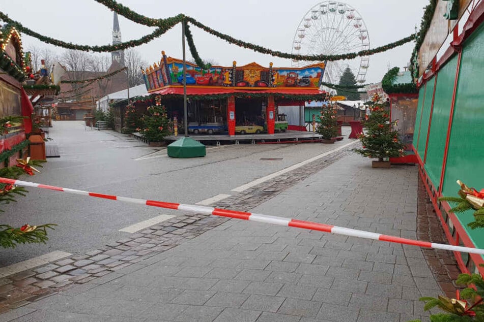 Die Polizei musste auch den Weihnachtsmarkt evakuieren.