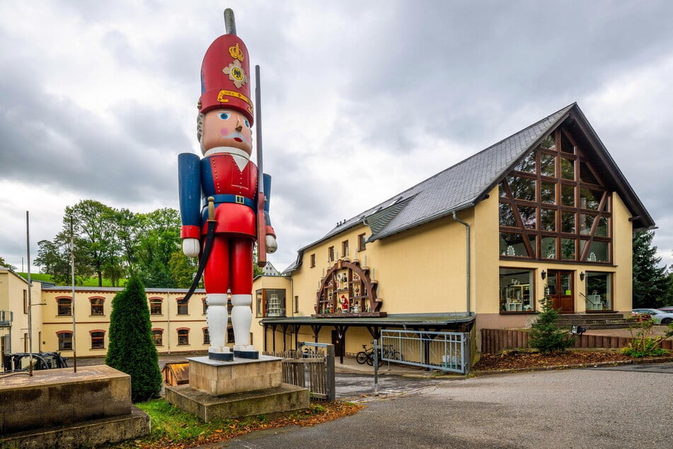 Die Erzgebirgische Holzkunst Gahlenz hat einen neuen Eigentümer gefunden.