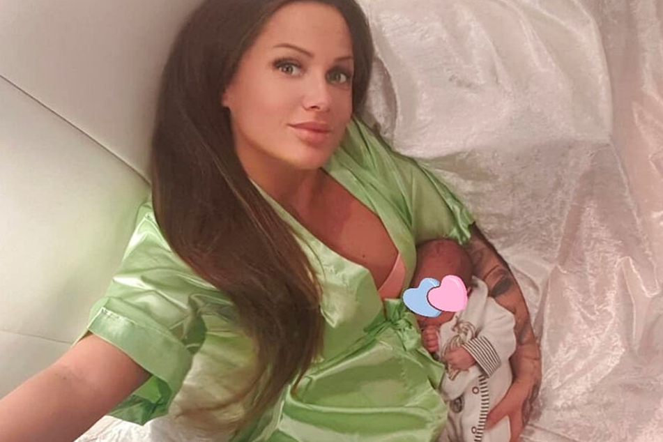 Der Instagram-Screenshot zeigt Schwesta Ewa zusammen mit ihrer Tochter Aaliyah Jeyla.