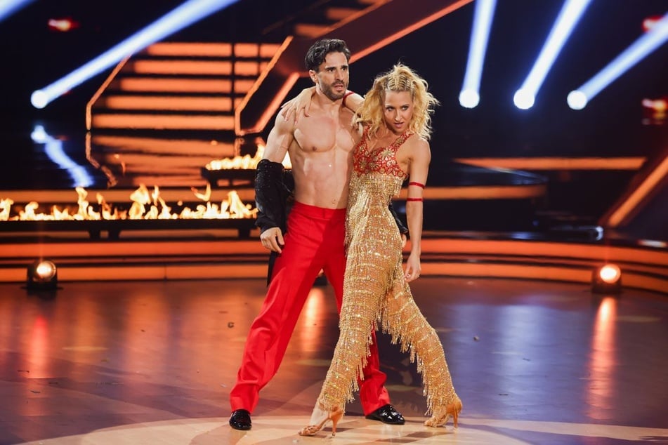 Profitänzerin Kathrin Menzinger (37) und GZSZ-Schauspieler Jan Kittmann (43) schieden bei "Let's Dance" im Viertelfinale aus.