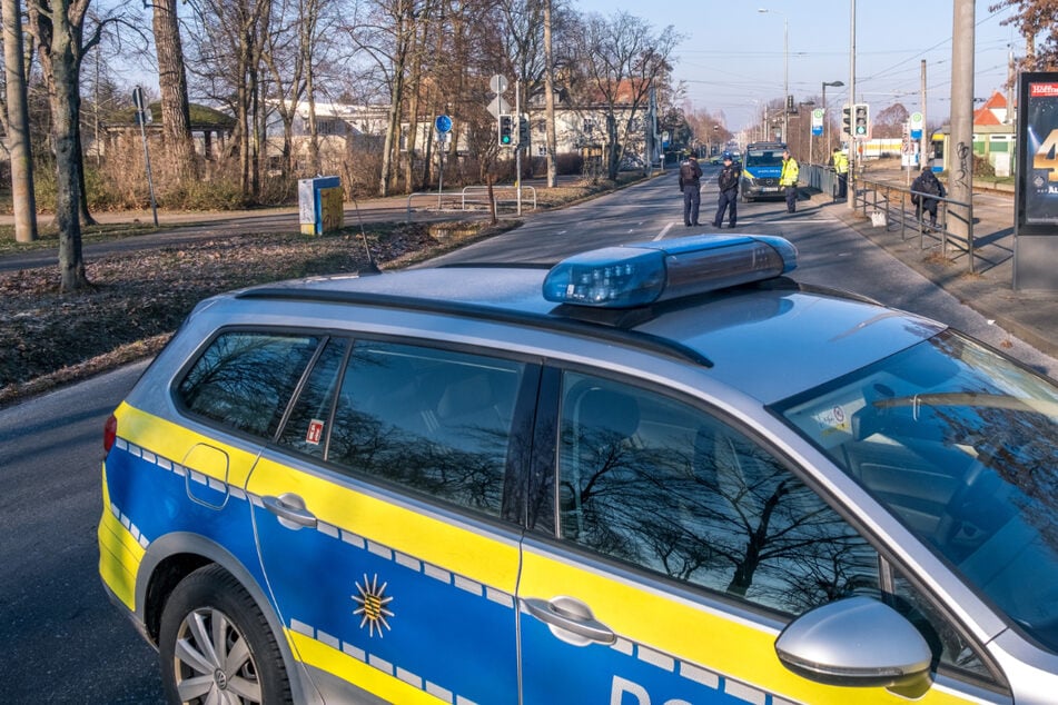 Schwerer Unfall in Leipzig: Teenager (17) von Auto erfasst und verletzt
