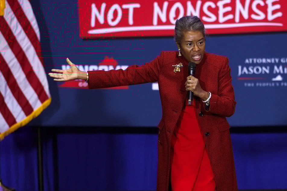 Virginia gubernatorial candidate Winsome Earle-Sears announced on Thursday that her campaign bus caught on fire while en-route to an event.