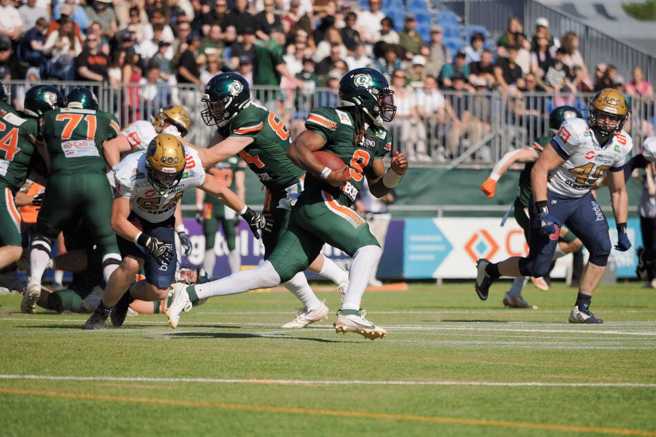Kiel-Quarterback PJ Settles (28, M.) war schon beim Dresdner Hinspiel-Sieg (58:31) gut drauf.