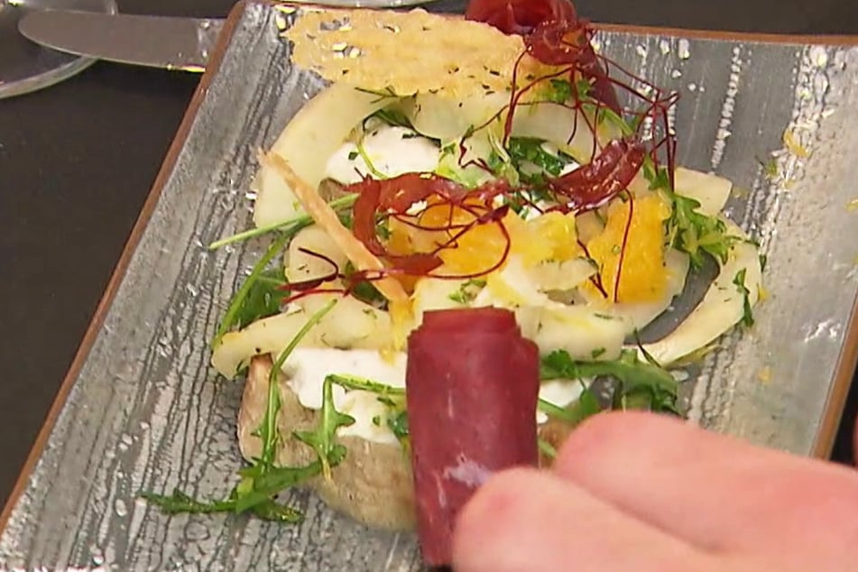 Für die Vorspeise der 32-Jährigen - Bruschetta - ist geröstetes Brot ein essenzieller Bestandteil, doch dessen Konsistenz ist missglückt.