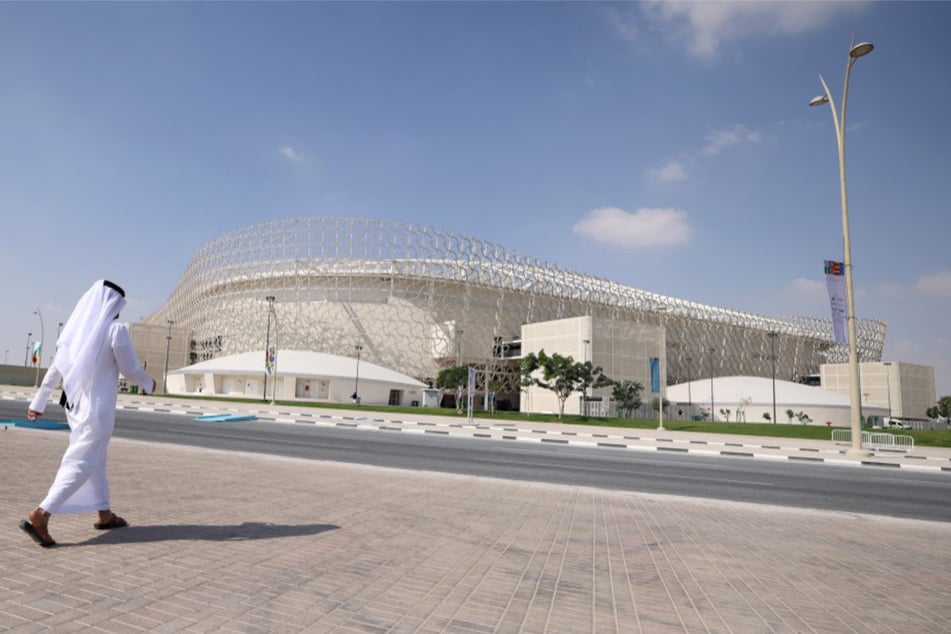 Wo heute eine moderne Fußballarena steht, stand zuvor das alte Ahmed bin Ali Stadium.