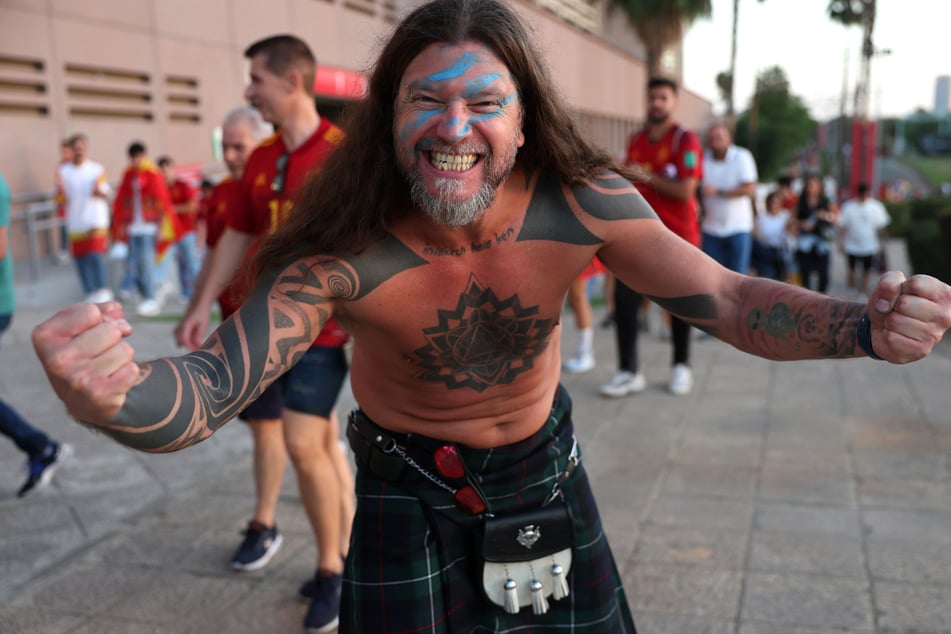 Vorfreude pur! Die Schotten fiebern jetzt schon dem Beginn der Fußball-Europameisterschaft entgegen.
